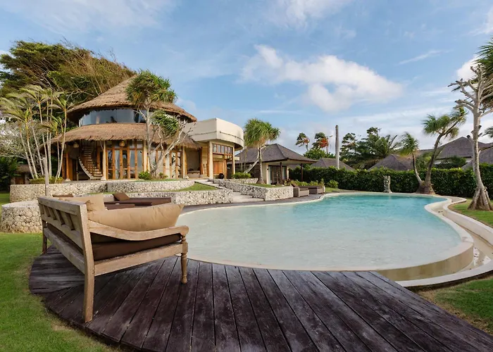 Three-bedroom With Private Pool At La Joya Balangan ジンバラン