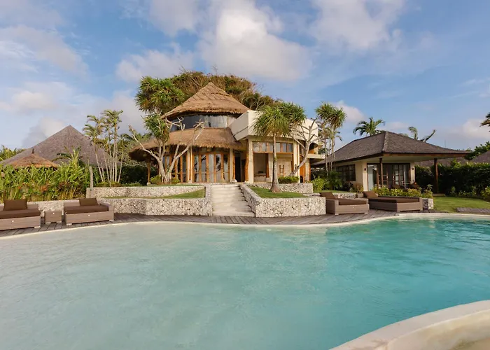 Three-bedroom With Private Pool At La Joya Balangan *