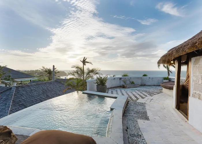 Three-bedroom With Private Pool At La Joya Balangan