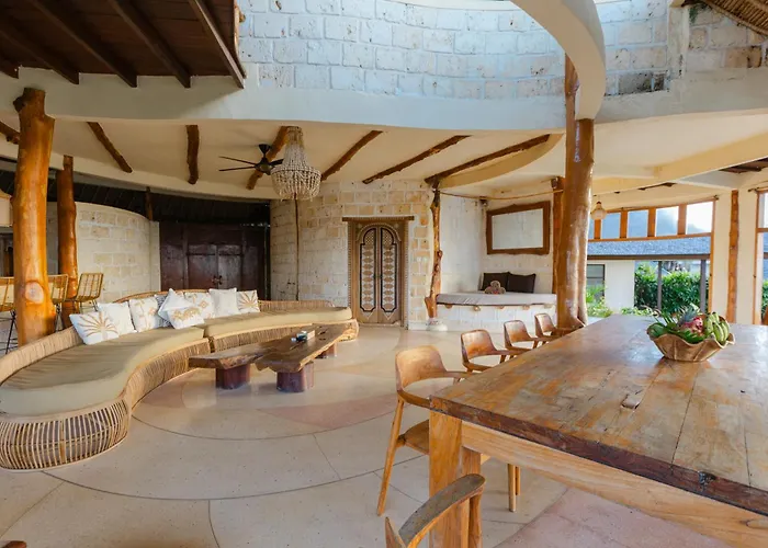 Three-bedroom With Private Pool At La Joya Balangan