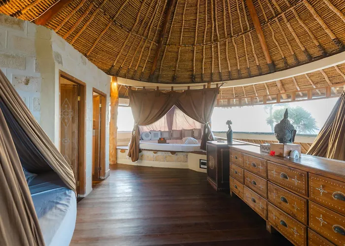 Three-bedroom With Private Pool At La Joya Balangan